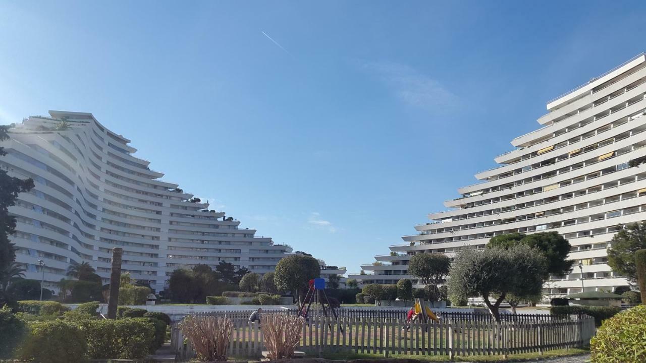 Fame - Marina Baie Des Anges Villeneuve-Loubet Exterior foto