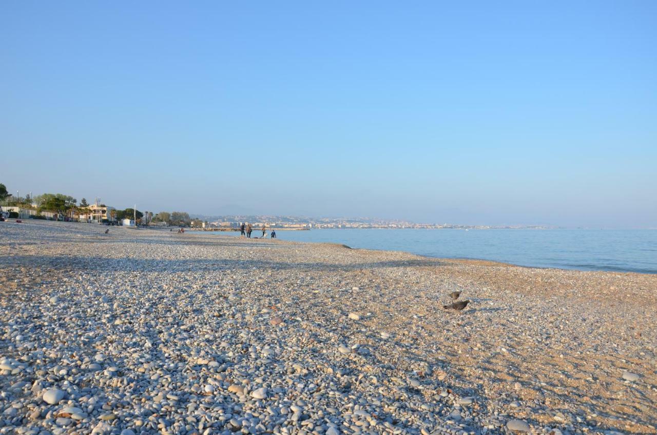 Fame - Marina Baie Des Anges Villeneuve-Loubet Exterior foto