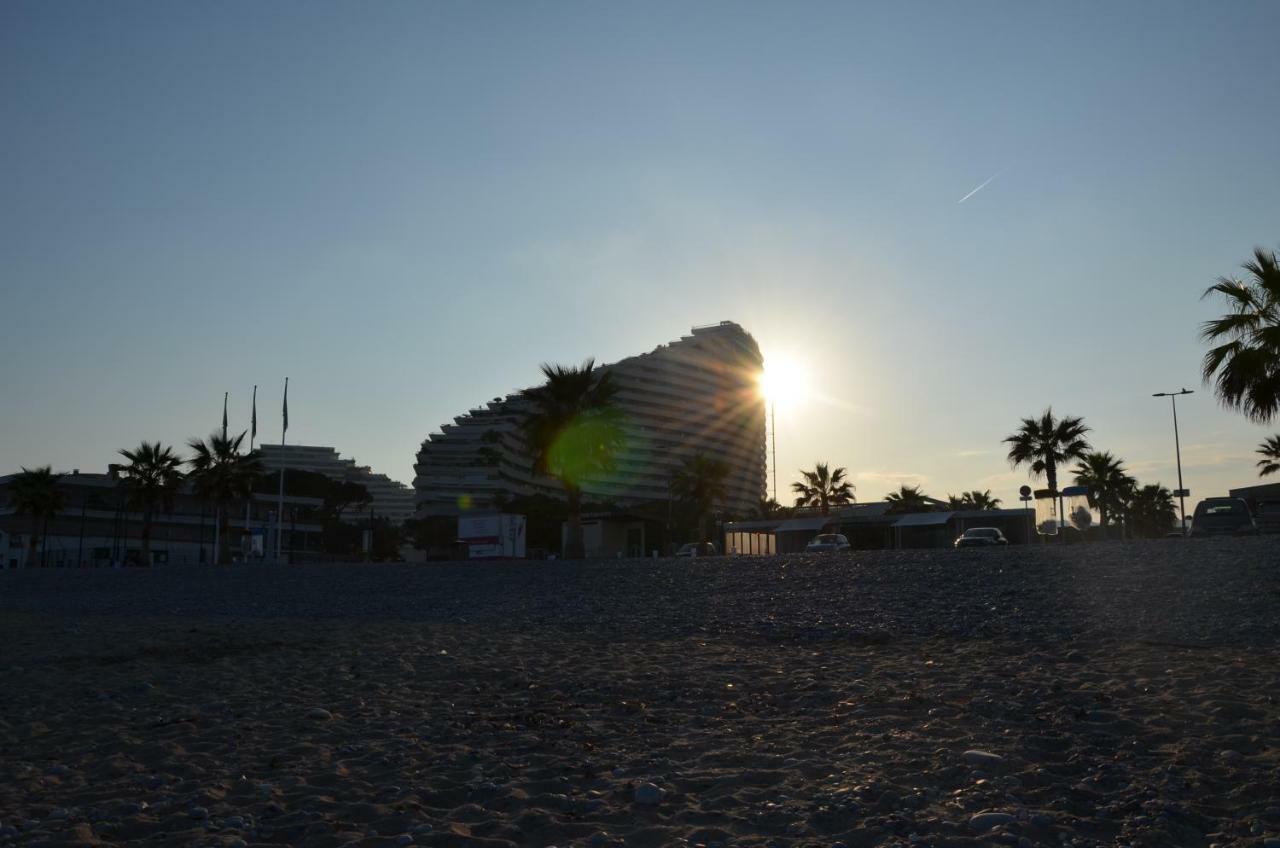 Fame - Marina Baie Des Anges Villeneuve-Loubet Exterior foto